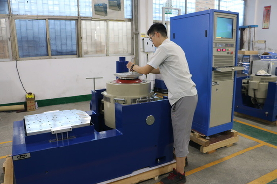MIL-STD DIN ISTAの3000kg.f電磁石の振動試験機