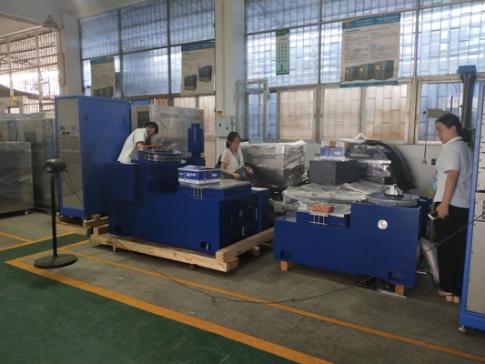 XYZの軸線のUN38.3標準の任意電動振動テスター機械